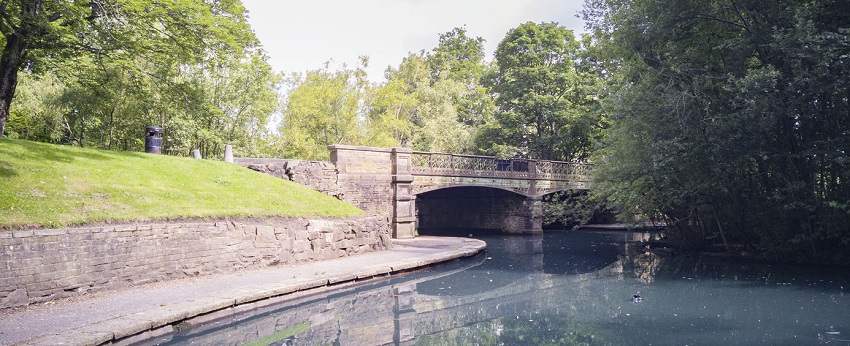 Horton Park pond and bridge today.