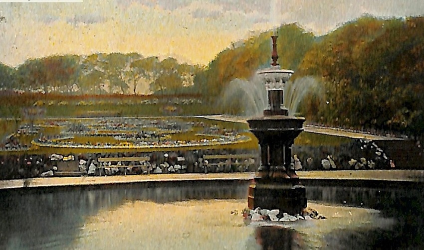 Postcard of the fountain.