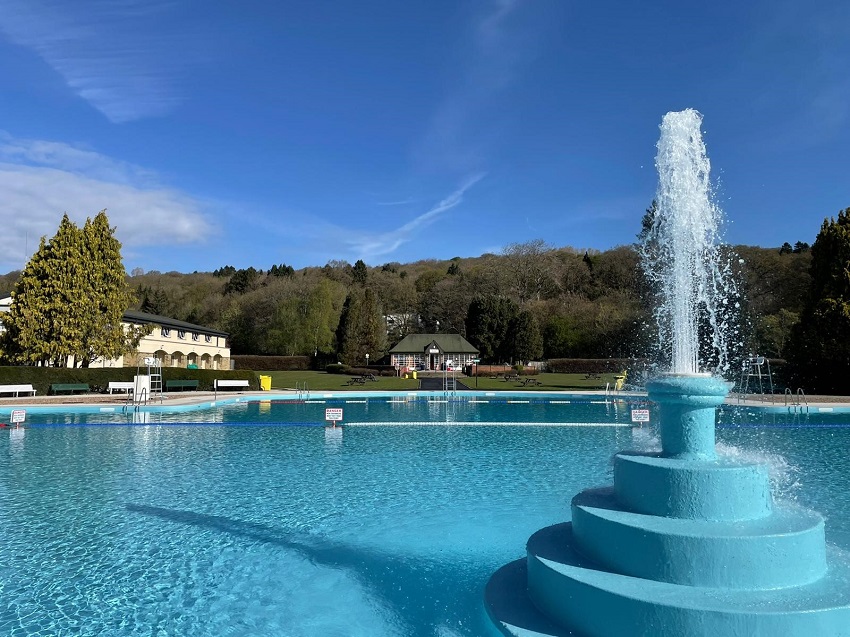 Ilkley Lido on a sunny day.