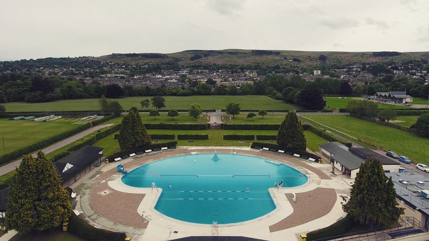 Ilkley Lido from the air.